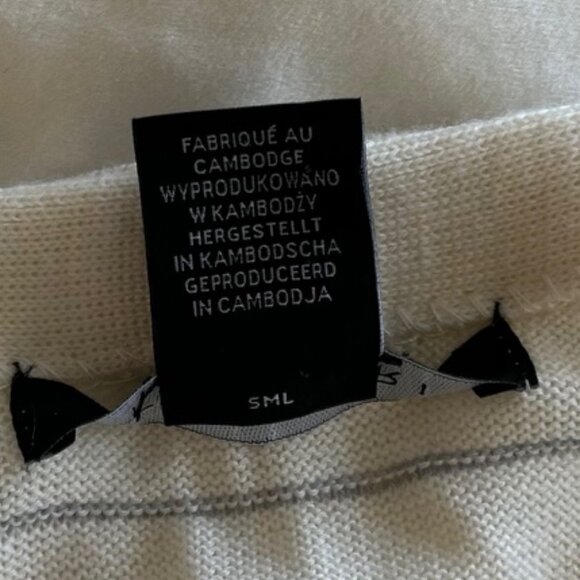 Tahari Extrafine Merino Wool / Acrylic Sweater Size Small - Picture 7 of 9